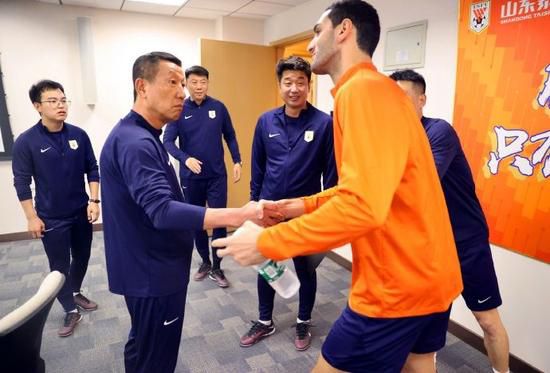 美妇岳出轨迎合高潮