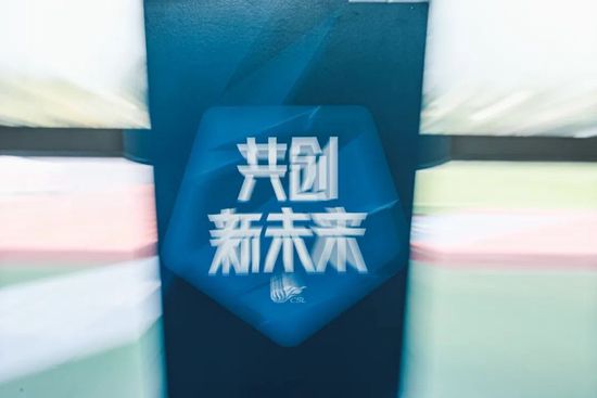 老板办公室乳摸gif动态图