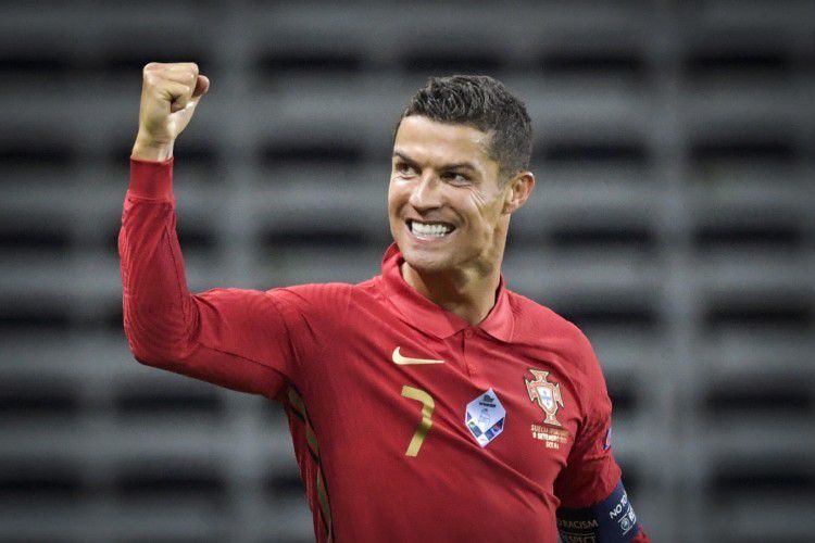 欧美三级午夜理伦三级小说